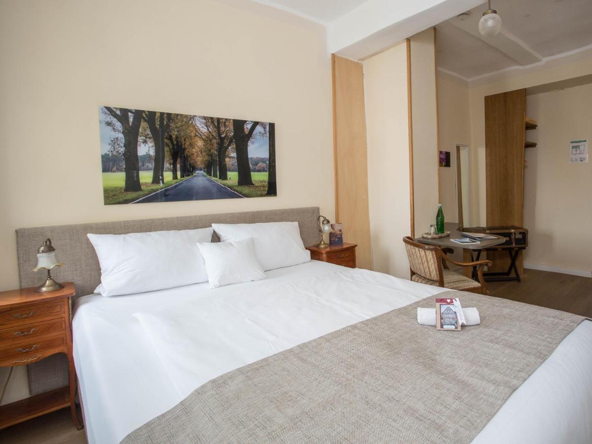 Altstadthotel Treysa Schwalmstadt Bagian luar foto